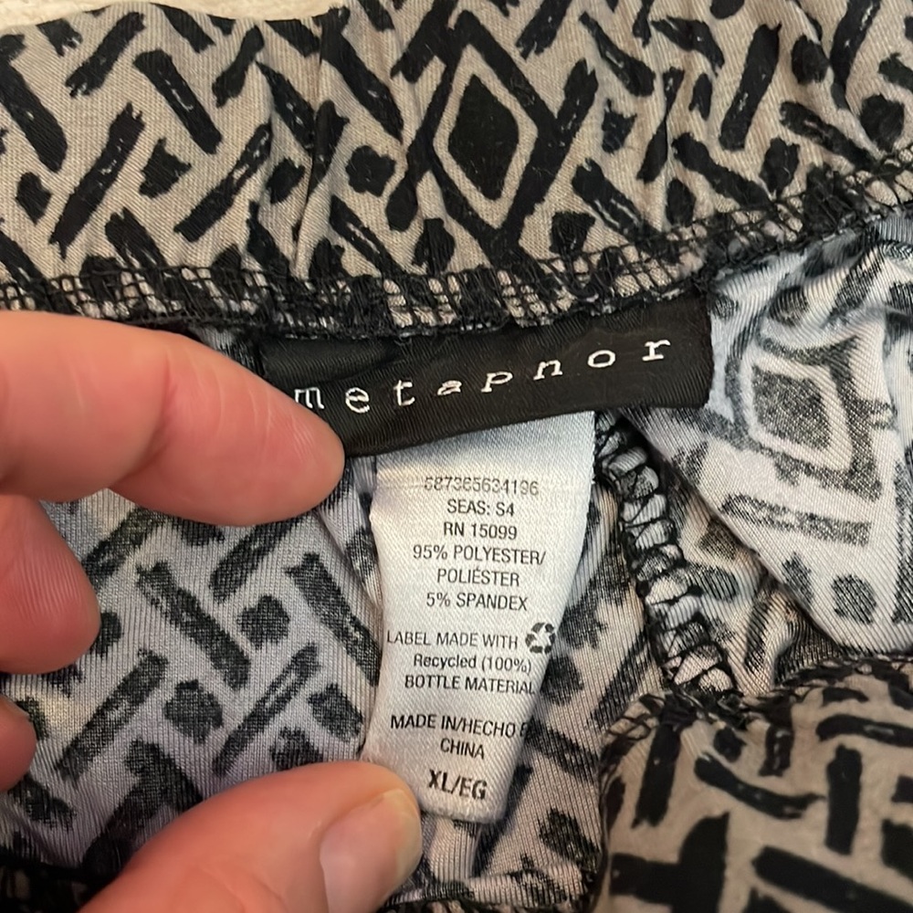 Metaphor Gray with Black Print Soft Elastic Waist Pull on Cropped Pants Size XL - Picture 6 of 11